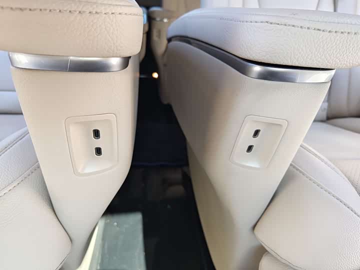 Фото 16 - Mercedes-Benz Vito