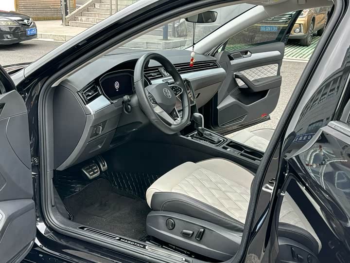 Фото 4 - Volkswagen Magotan