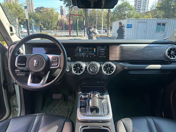 Фото 7 - Tank 300