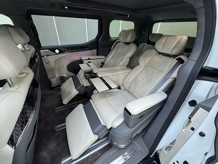 Фото 25 - Zeekr 009