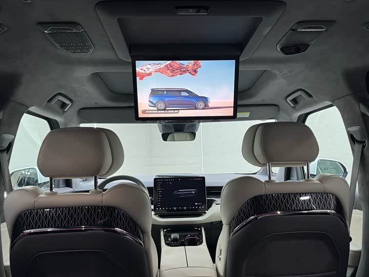 Фото 30 - Zeekr 009