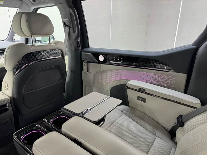 Фото 7 - Zeekr 009