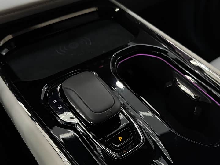 Фото 8 - Zeekr 009