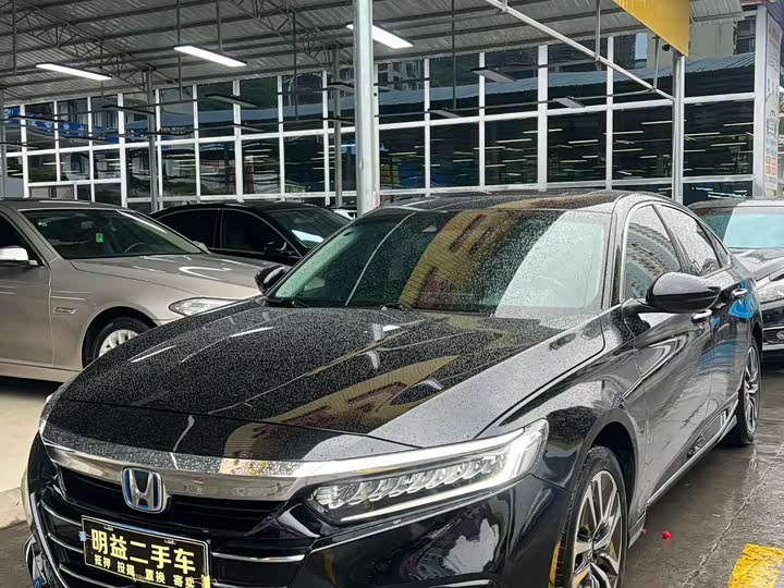 Фото 2 - Honda Accord