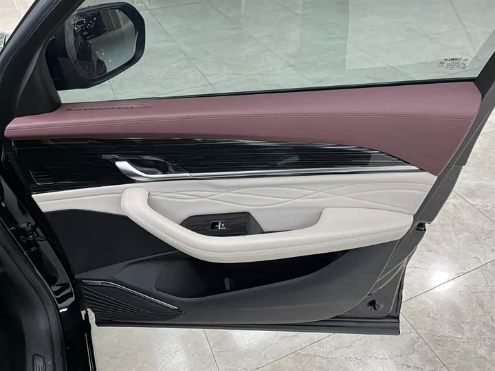 Фото 12 - Geely Monjaro