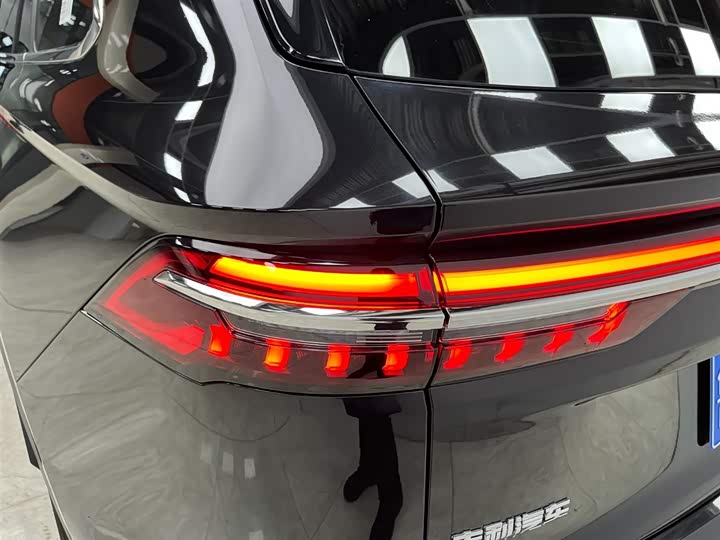 Фото 19 - Geely Monjaro