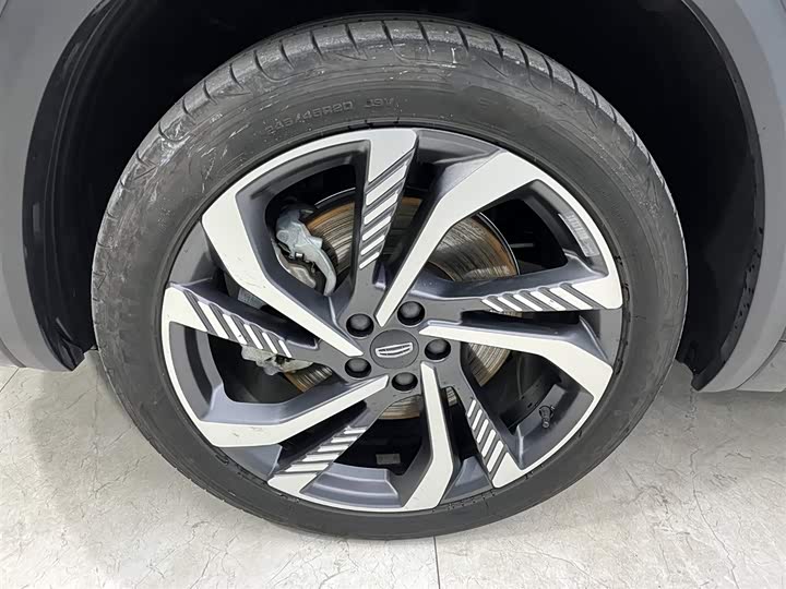 Фото 20 - Geely Monjaro