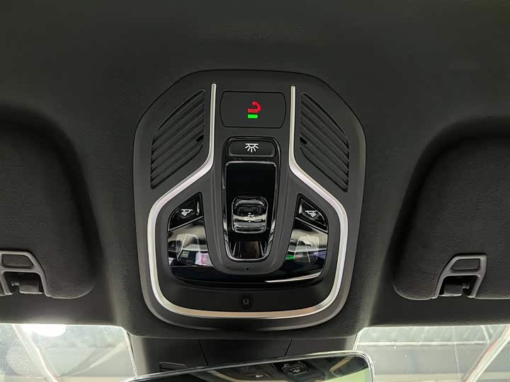 Фото 8 - Geely Monjaro