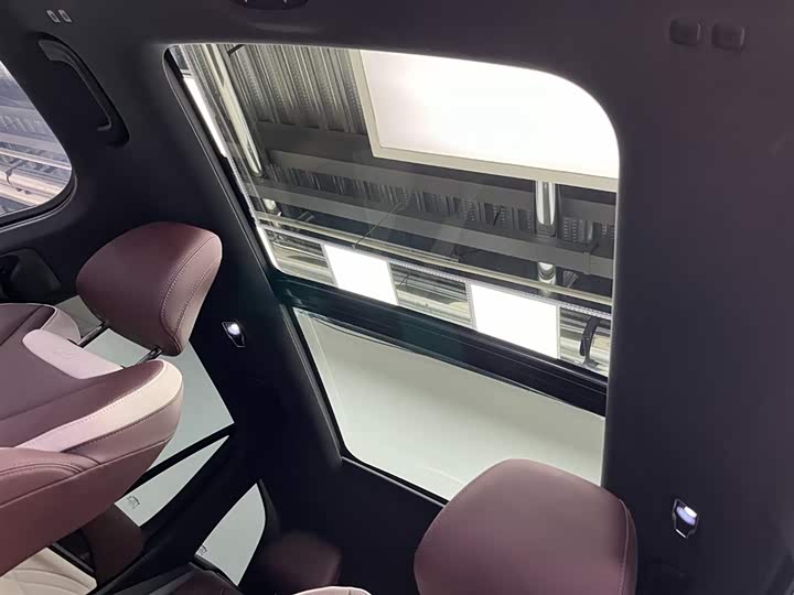 Фото 9 - Geely Monjaro