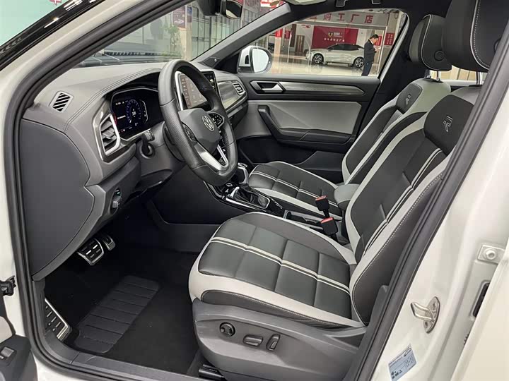 Фото 11 - Volkswagen T-Roc