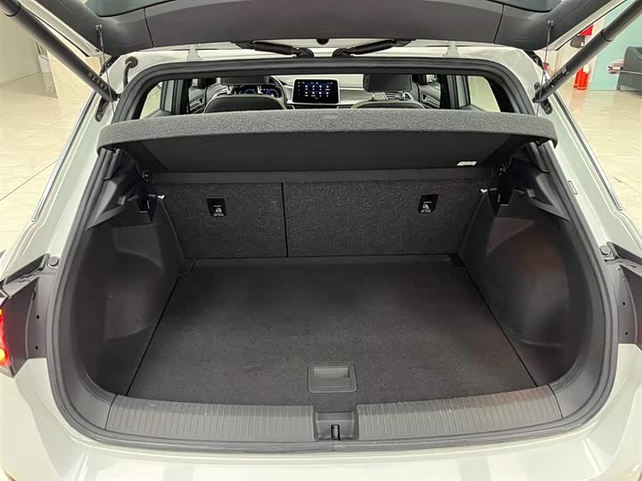 Фото 16 - Volkswagen T-Roc