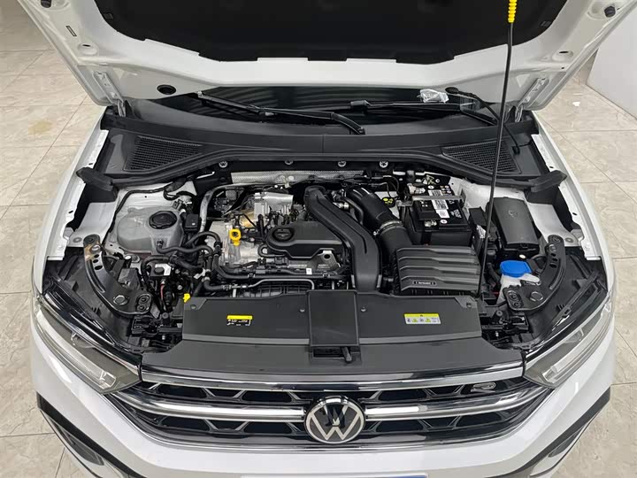 Фото 21 - Volkswagen T-Roc