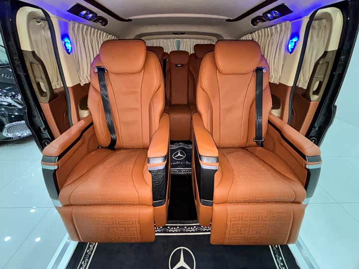 Фото 16 - Mercedes-Benz Vito