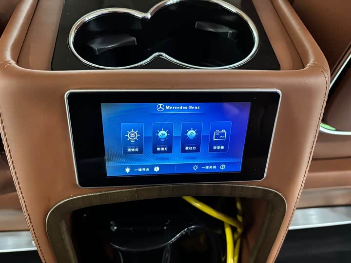 Фото 21 - Mercedes-Benz Vito