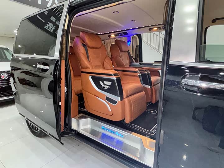 Фото 24 - Mercedes-Benz Vito