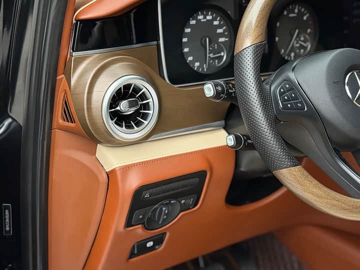 Фото 21 - Mercedes-Benz Vito