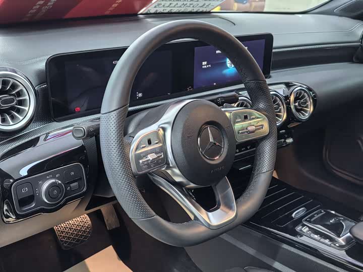 Фото 13 - Mercedes-Benz A-Class