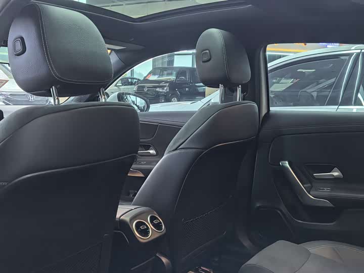 Фото 14 - Mercedes-Benz A-Class