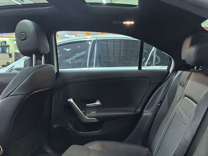 Фото 15 - Mercedes-Benz A-Class