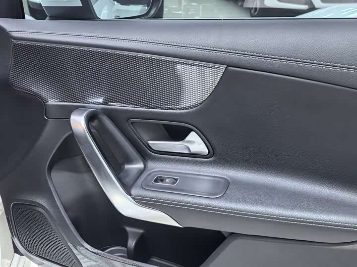 Фото 16 - Mercedes-Benz A-Class