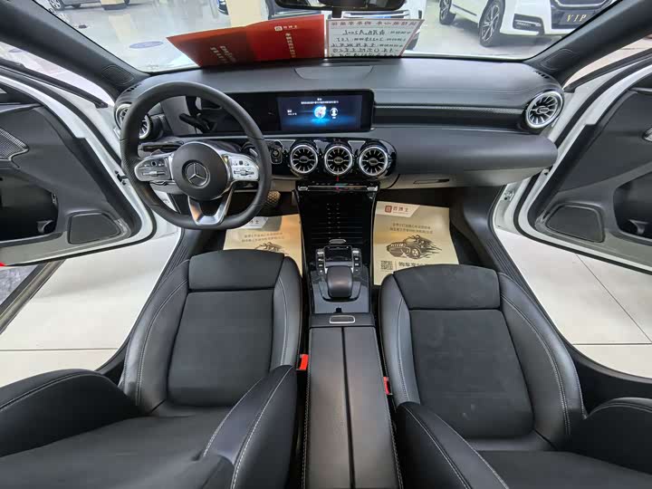 Фото 20 - Mercedes-Benz A-Class