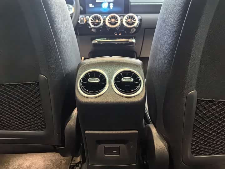 Фото 23 - Mercedes-Benz A-Class