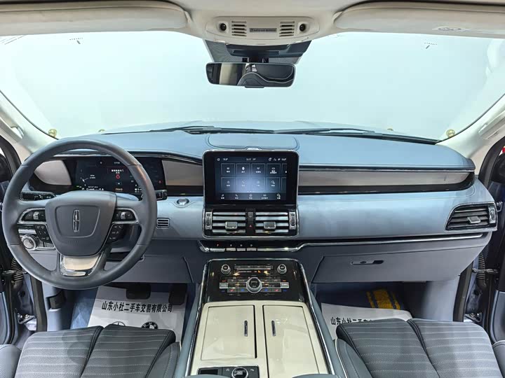 Фото 11 - Lincoln Navigator