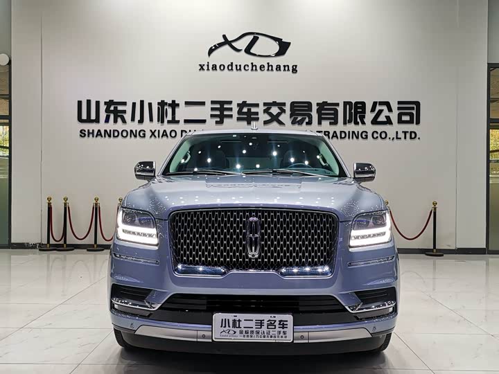 Фото 2 - Lincoln Navigator