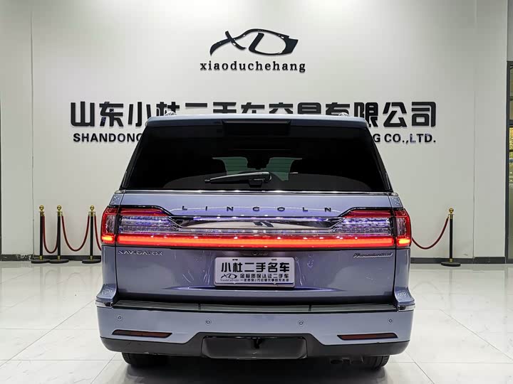 Фото 23 - Lincoln Navigator