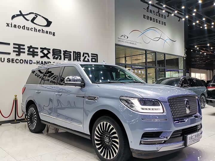 Фото 3 - Lincoln Navigator