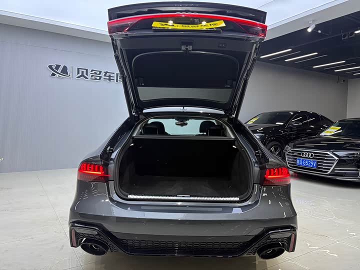 Фото 14 - Audi A7