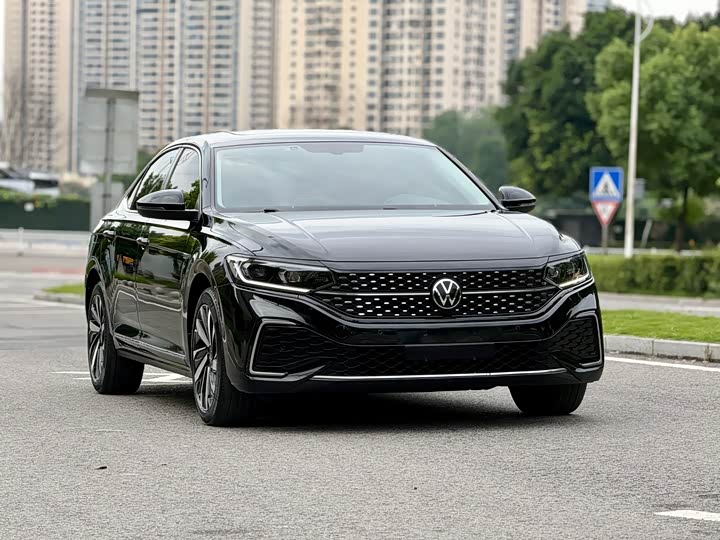 Фото 3 - Volkswagen Passat