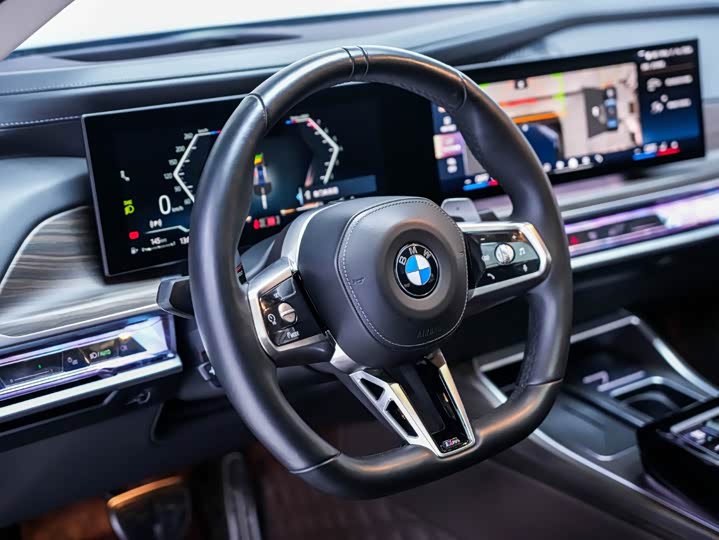 Фото 4 - BMW 7 Series