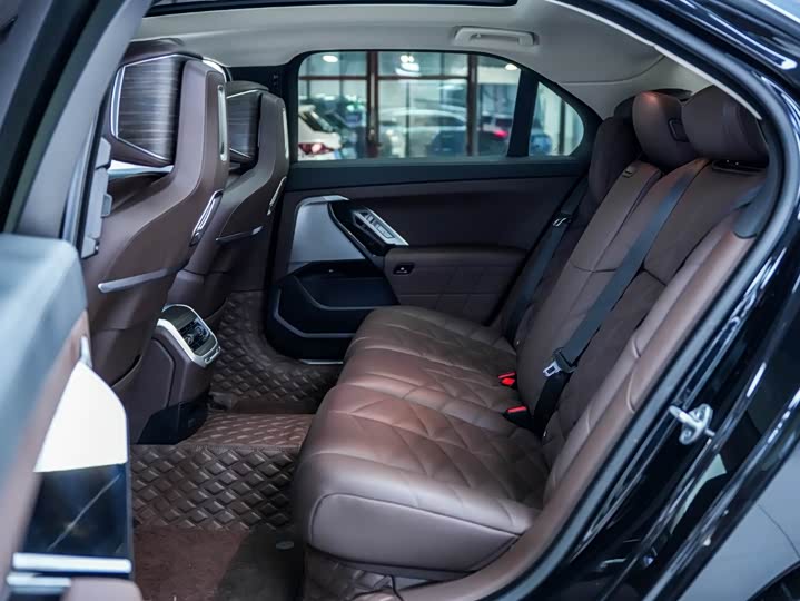 Фото 6 - BMW 7 Series