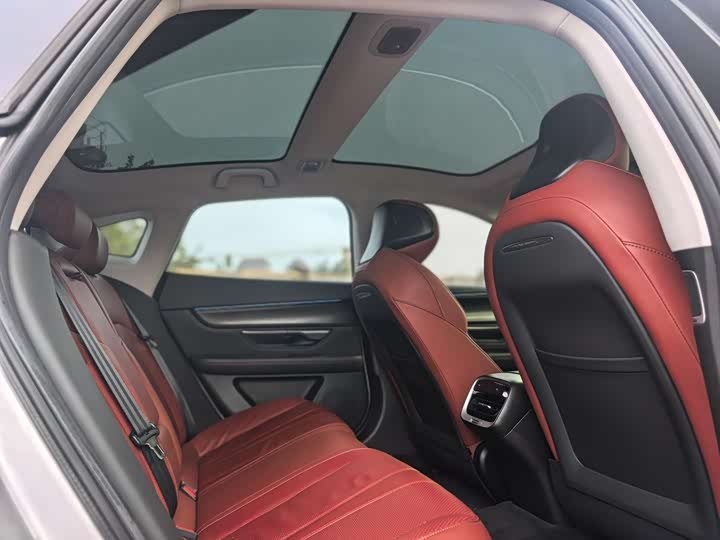 Фото 14 - XPeng P7