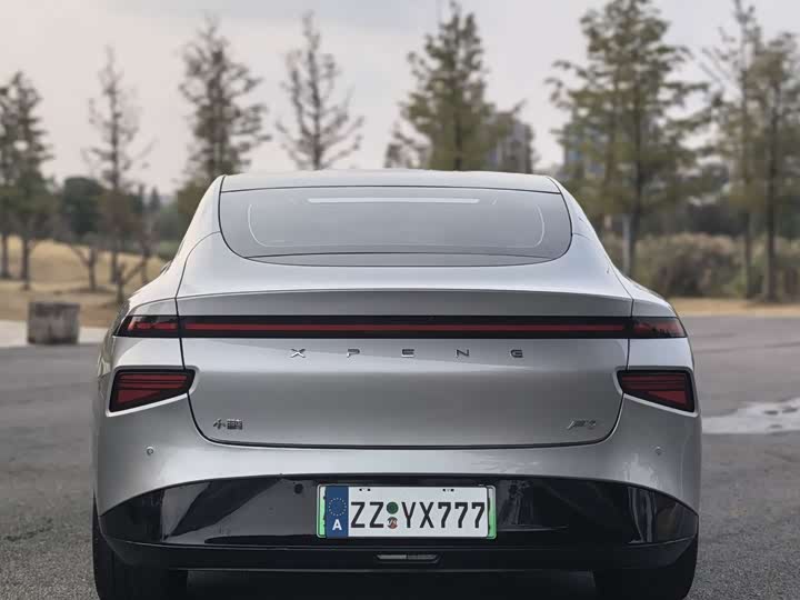 Фото 17 - XPeng P7