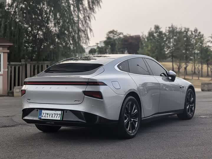 Фото 18 - XPeng P7