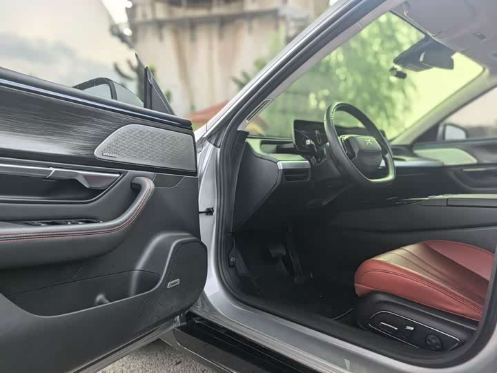 Фото 3 - XPeng P7