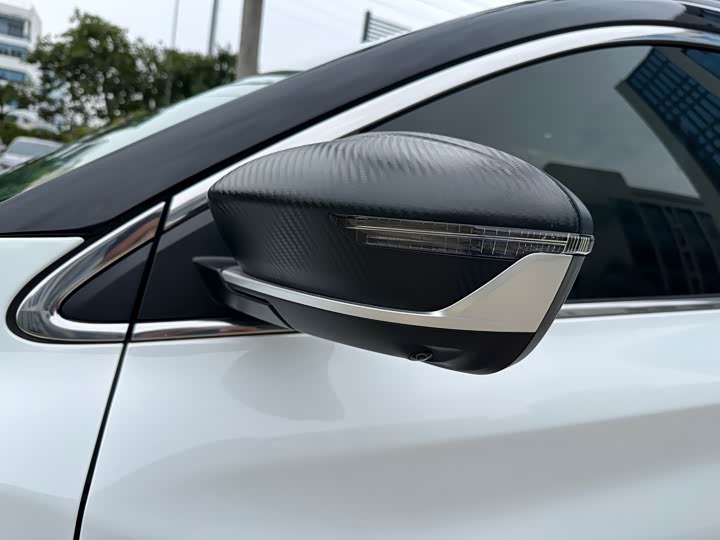 Фото 4 - Geely Coolray