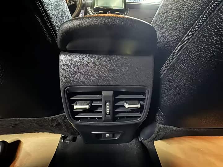 Фото 10 - Toyota Levin