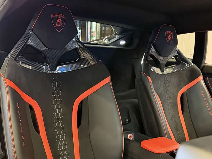 Фото 16 - Lamborghini Huracán