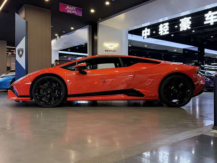 Фото 4 - Lamborghini Huracán