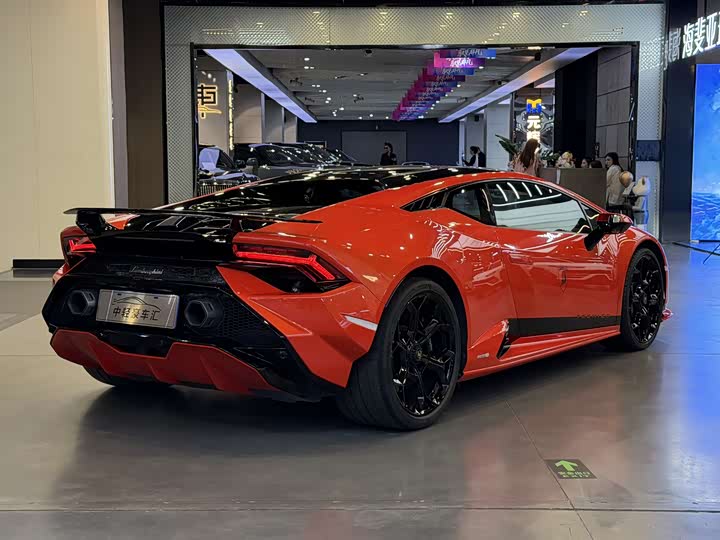 Фото 6 - Lamborghini Huracán