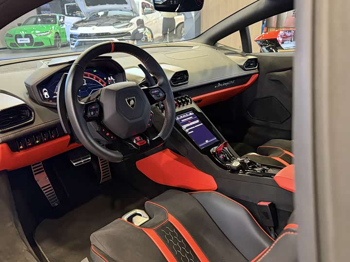 Фото 8 - Lamborghini Huracán