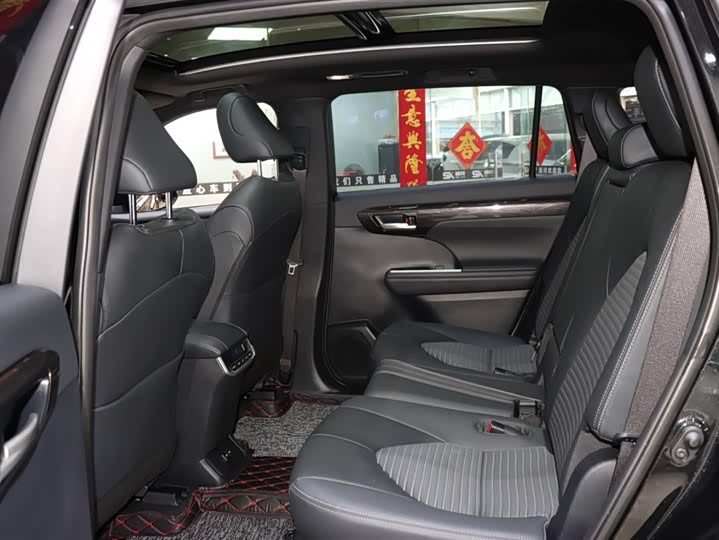 Фото 12 - Toyota Crown Kluger