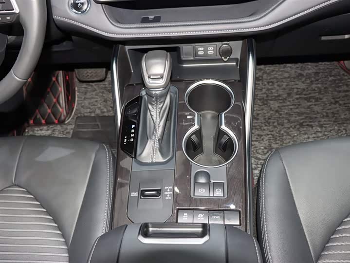 Фото 17 - Toyota Crown Kluger