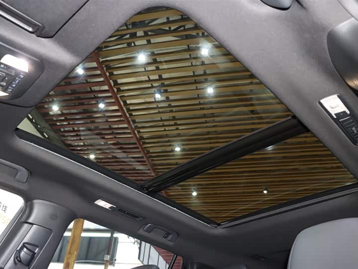 Фото 18 - Toyota Crown Kluger