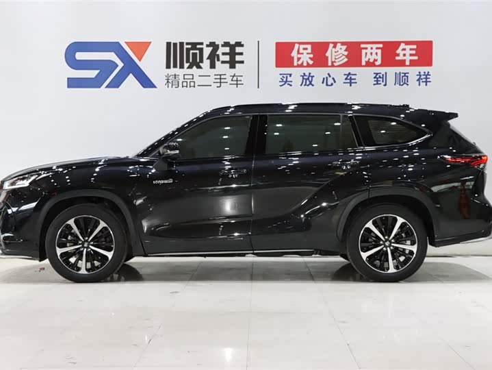 Фото 7 - Toyota Crown Kluger