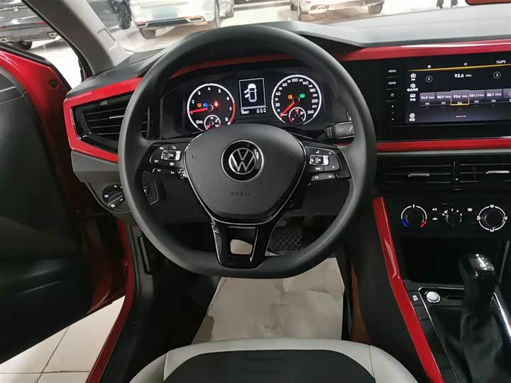 Фото 11 - Volkswagen Polo