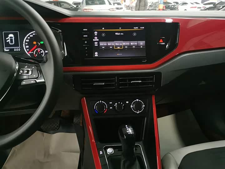 Фото 13 - Volkswagen Polo